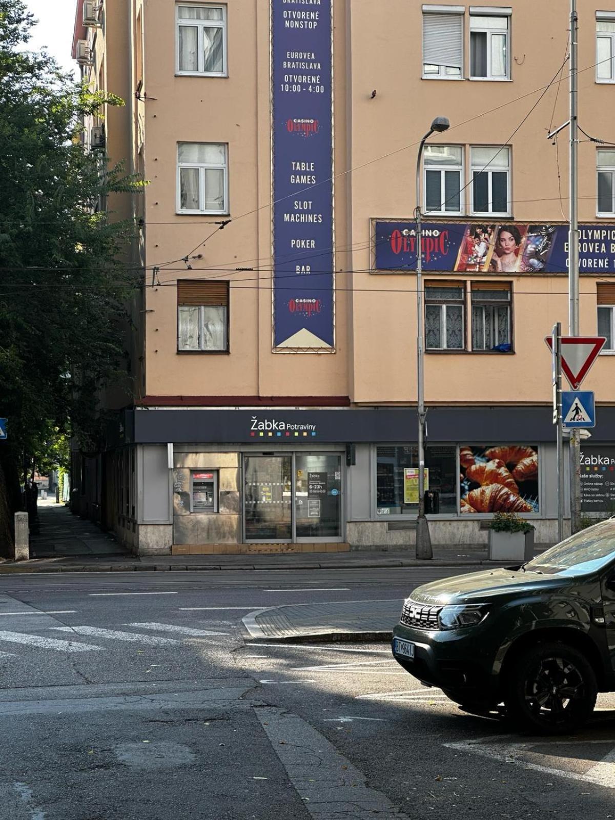 Apartamento Urban Zenhouse No.2 - Breakfast Included Bratislava Exterior foto