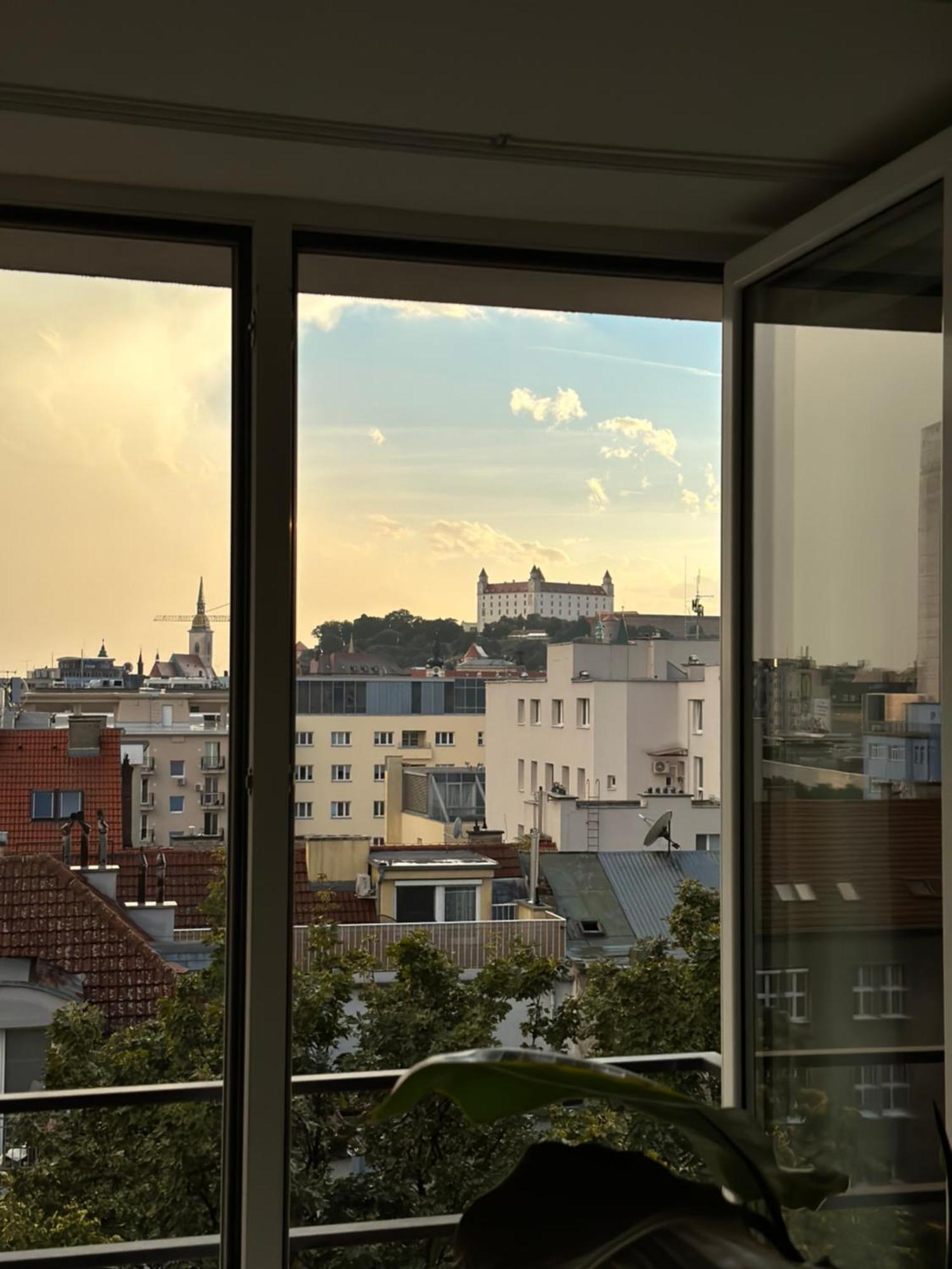 Apartamento Urban Zenhouse No.2 - Breakfast Included Bratislava Exterior foto