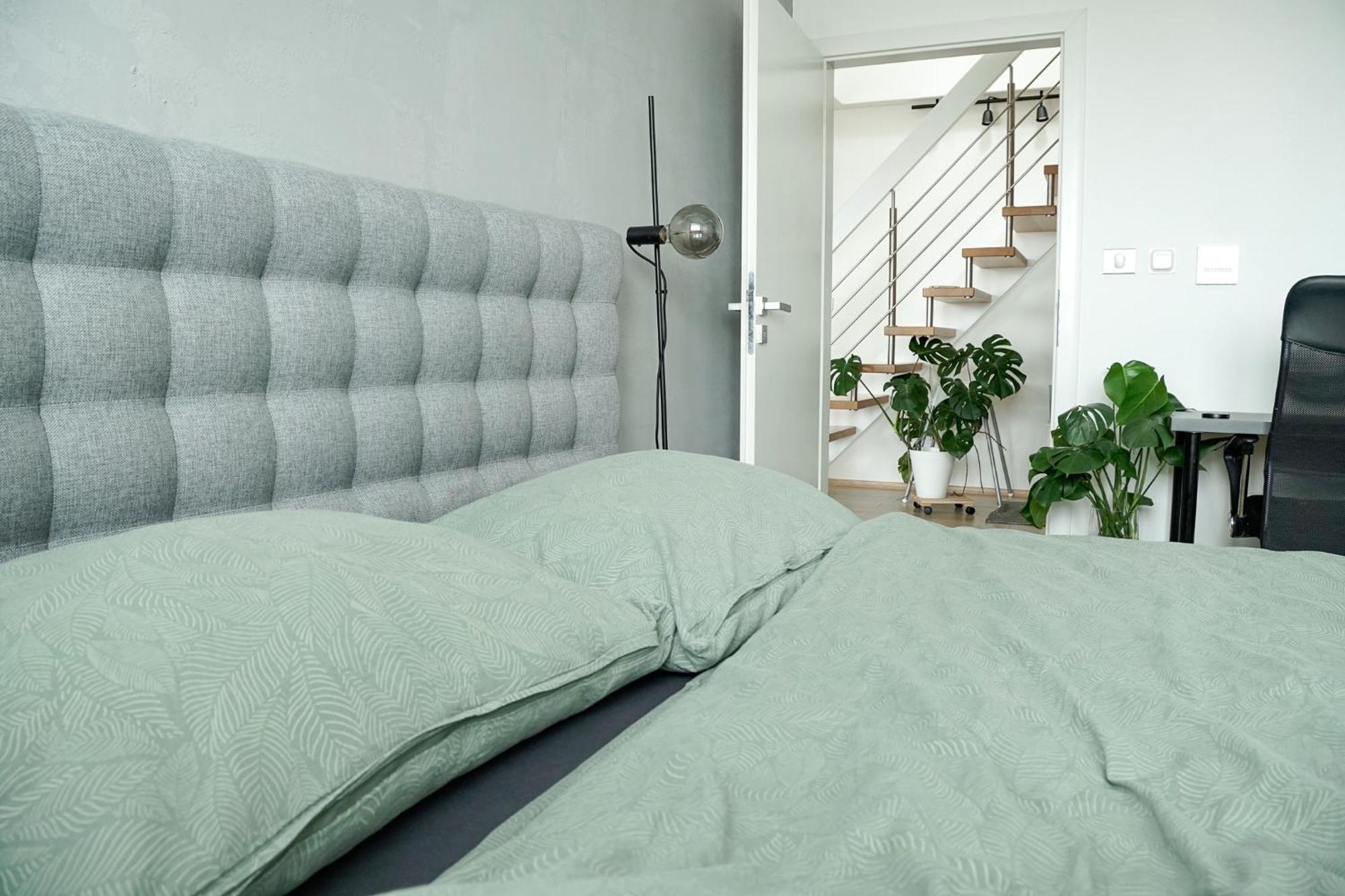 Apartamento Urban Zenhouse No.2 - Breakfast Included Bratislava Exterior foto